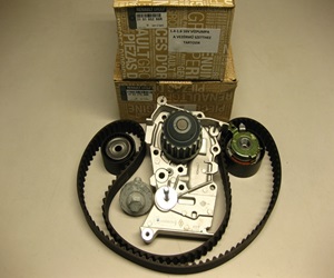 Dacia Duster 1.6 16v vezérműszíj készlet vízpumpával – Dacia alkatrészek